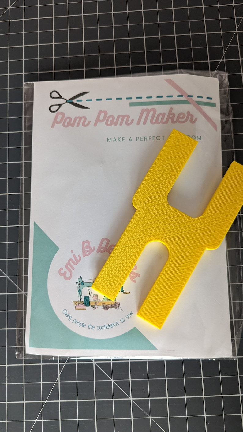 Pom Pom Maker- Make your own Pom Pom's in a variety of sizes- Sewing and Craft Embellishment